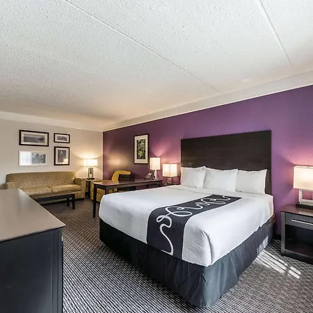 La Quinta Inn & Suites By Wyndham San Antonio Downtown-2