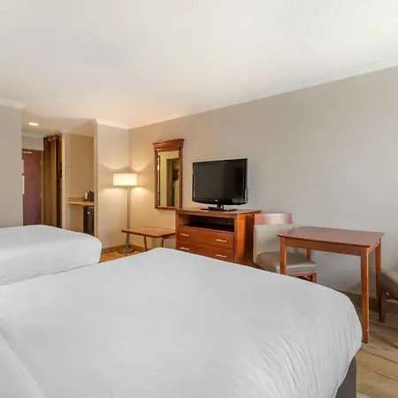 Syracuse Grand-3