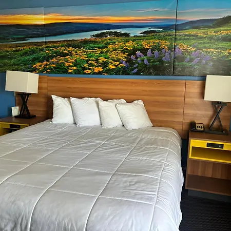 Days Inn & Suites By Wyndham Needles-3