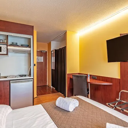 Logis Hotel Center-3