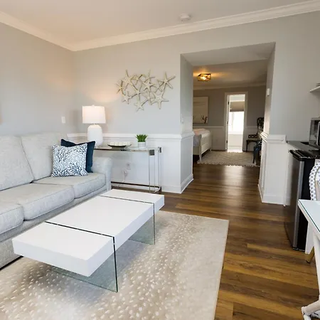 The Burrus House Inn Waterfront Suites-2