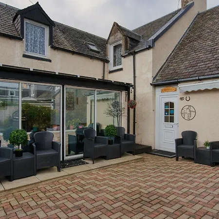 Pitfaranne Guest House-2