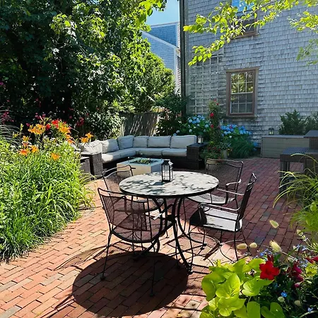Seven Sea Street Inn-3