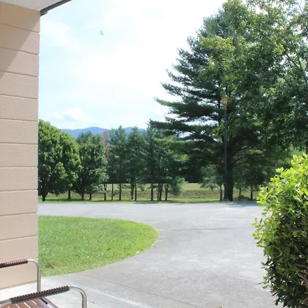 Highland Manor Inn-3