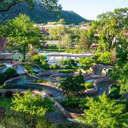 Glenwood Hot Springs Resort-3