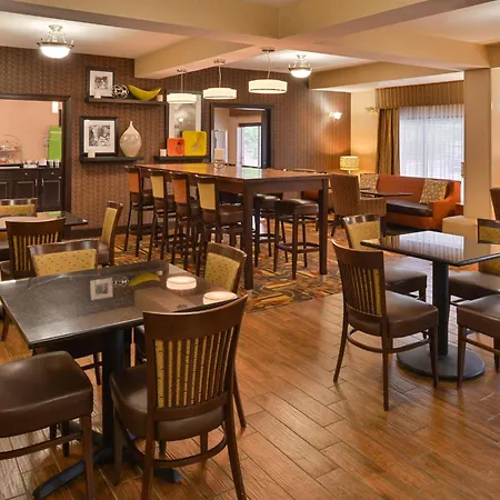 Wingate By Wyndham Steubenville-3