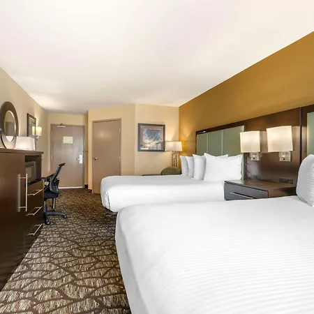 Best Western Plus Oceanside Palms-3