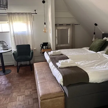 Bed And Breakfast Goes-2
