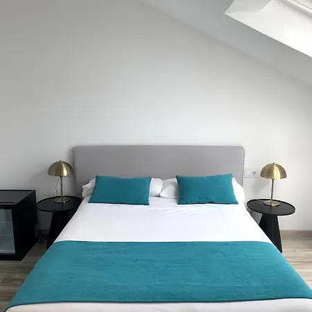 Hotel Pombal Rooms-3