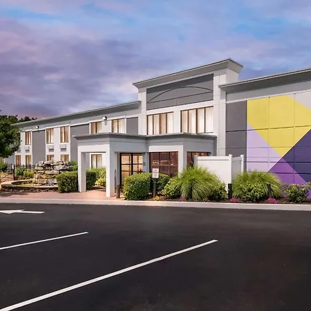 Spark By Hilton Hummelstown Hershey-2