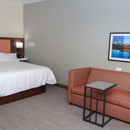 Hampton Inn & Suites Riverton-3