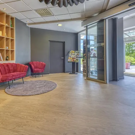 ibis Cholet-2