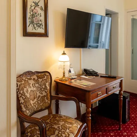 Hotel Weisses Haus-2