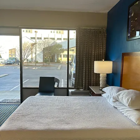 Days Inn By Wyndham Virginia Beach At The Beach-2