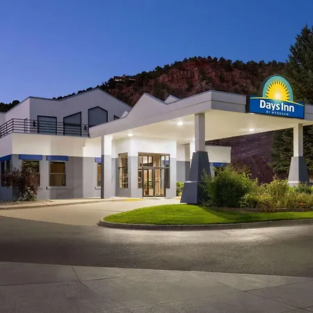 Days Inn By Wyndham Carbondale-3