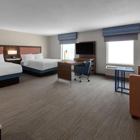 Hampton Inn & Suites Saginaw-2