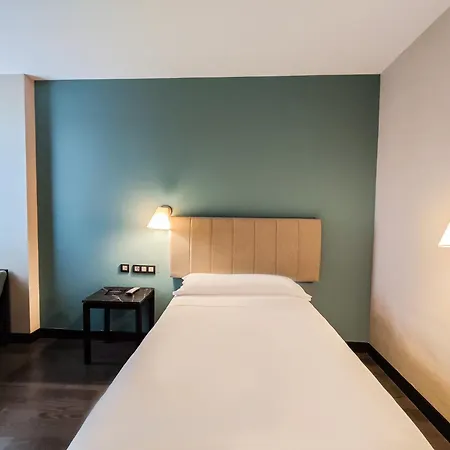 AZZ Pamplona Norte Hotel-3