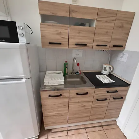 Omega Guesthouse Budapest-2