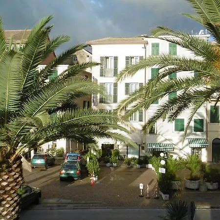 Hotel Riviera-3