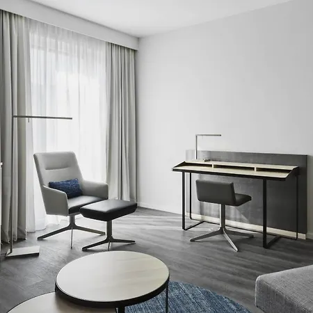 Courtyard By Marriott Hamburg City-3