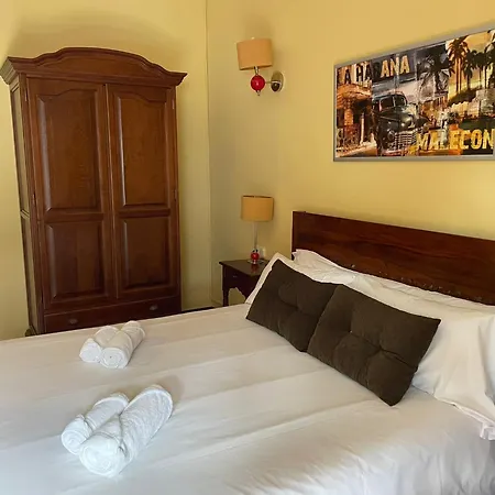 Hostal Esmeralda-2