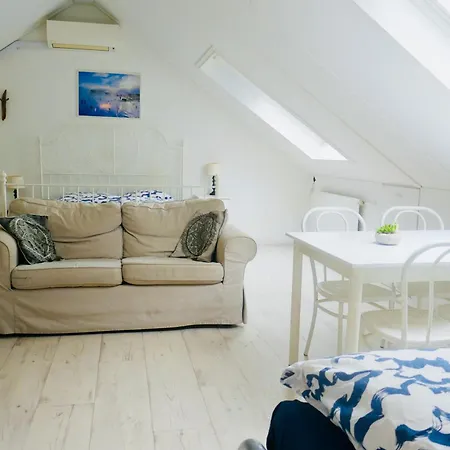 Silver Moon Bed & Breakfast-2