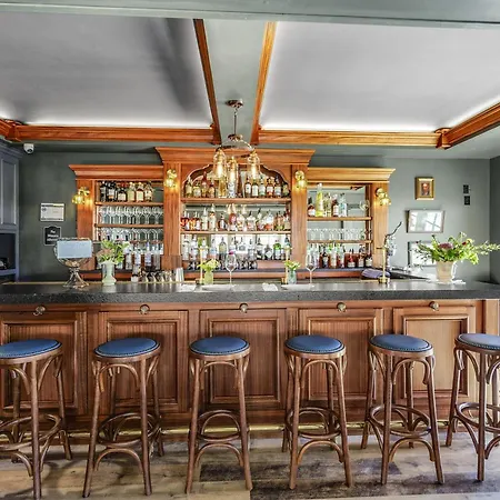 Mccully House Inn-3