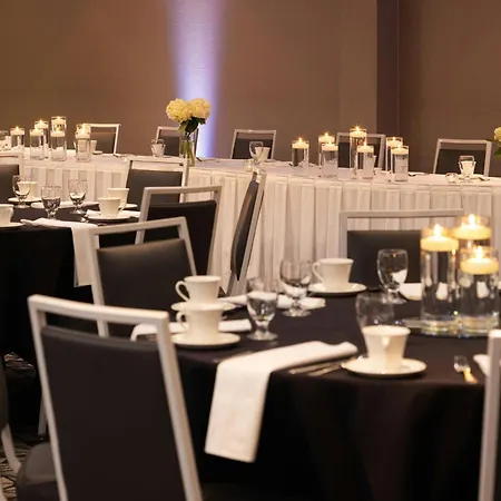 Delta Hotels By Marriott Milwaukee Northwest-3