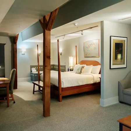 Lancaster Arts Hotel-3