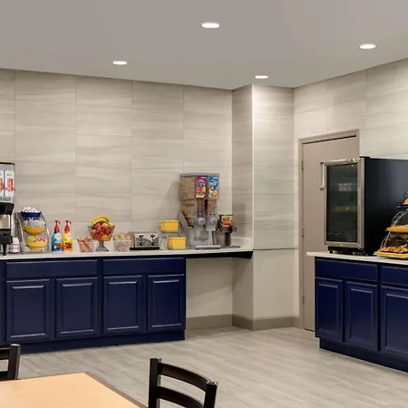 Days Inn By Wyndham Emporia-2