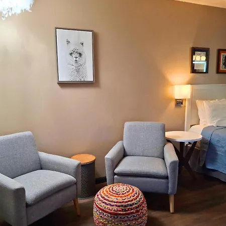 Shady Acre Inn And Suites-2