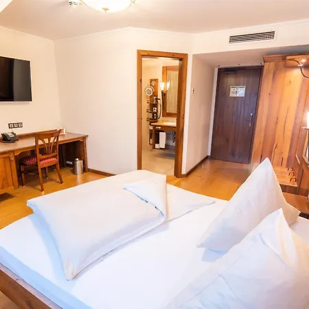 Hotel Hirsch-2