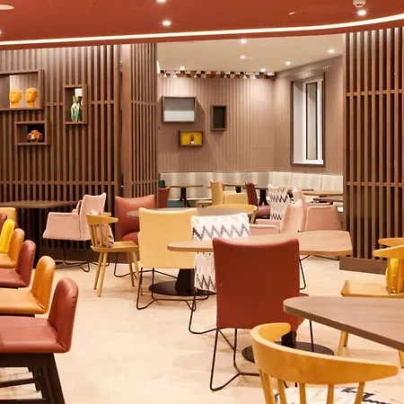 Hampton By Hilton Regensburg-2