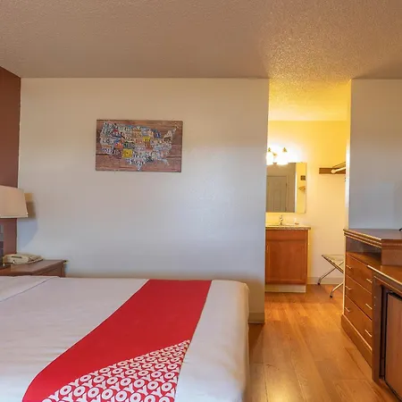 Travelodge By Wyndham Chehalis-2