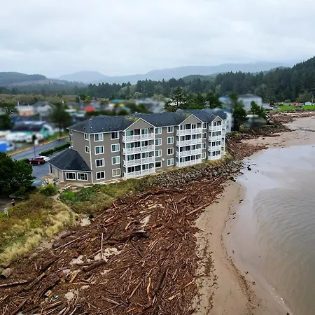 Siletz Bay Beachfront Hotel By Oyo Lincoln City-3