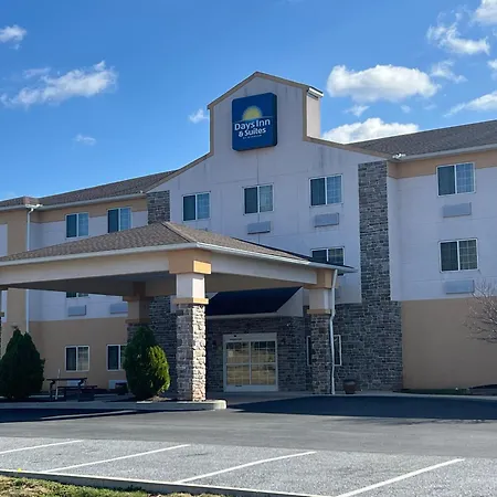 Days Inn & Suites By Wyndham Manheim Lebanon-3