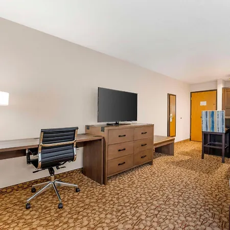 Best Western Plus Mill Creek Inn-3