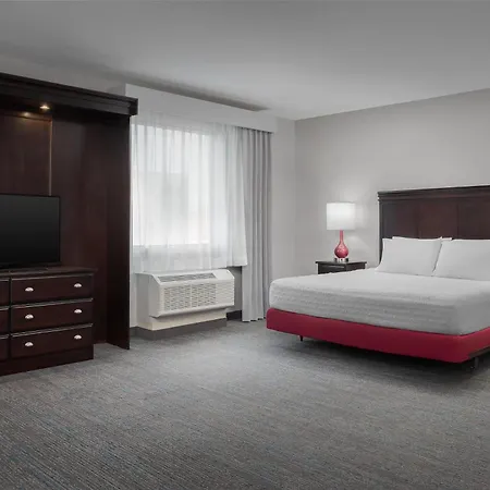 Hampton Inn & Suites Omaha-Downtown-3