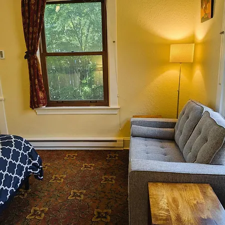 Bluebird Guesthouse-2
