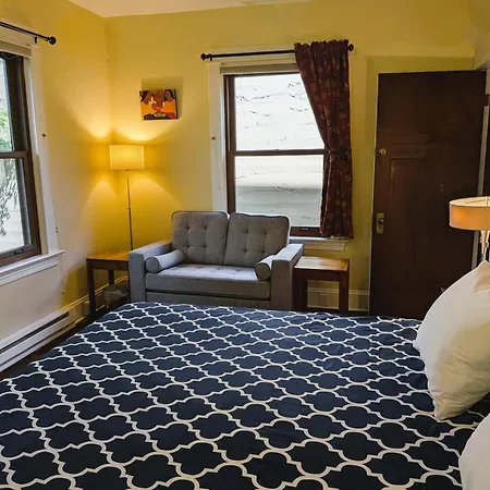Bluebird Guesthouse-3