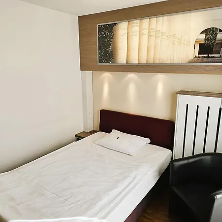 Arvena Park Hotel-3