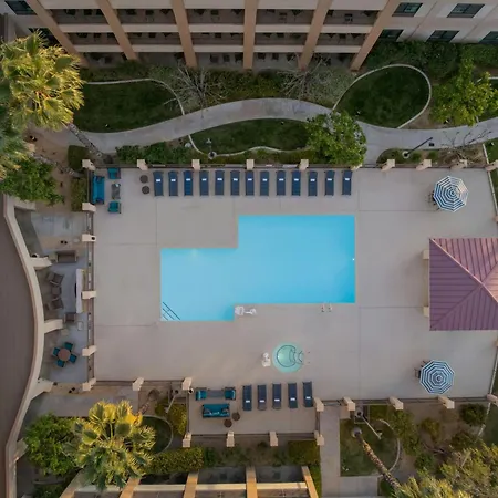 Courtyard By Marriott Santa Clarita Valencia-3
