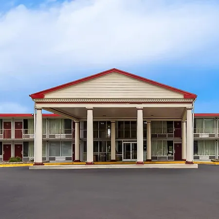 Red Roof Inn & Suites Cave City-3