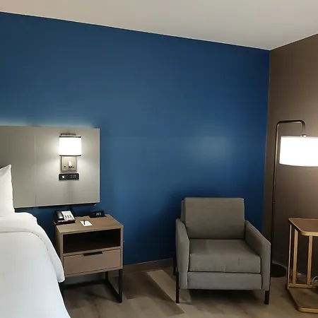Comfort Inn Near Downtown & Blue Ridge Pkwy-3