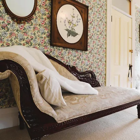 Adams Pragge House - Victorian Bed & Breakfast-3
