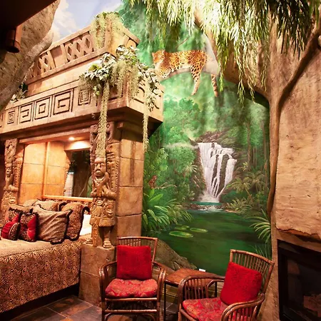 Black Swan Inn Luxurious Theme Rooms-3
