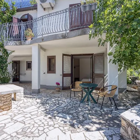Guest House Jolanda-2
