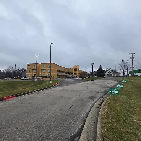 Copley Inn & Suites By Oyo Akron Oh-3