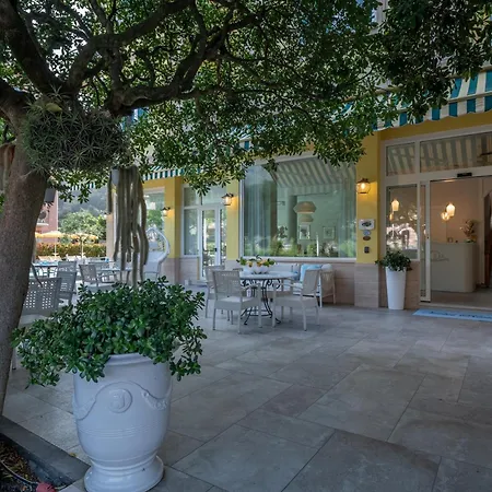 Hotel Riviera-3
