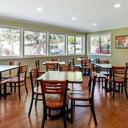 Rodeway Inn-2